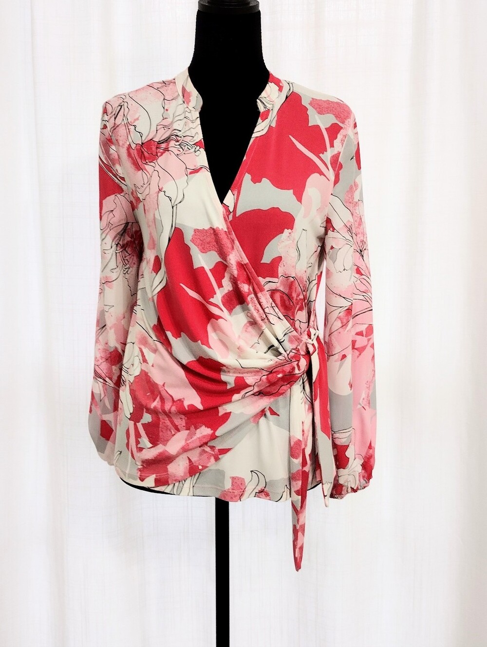 Alfani Sz PM Pink Floral Wrap Blouse with Tie-Waist 🩷 And White 🤍